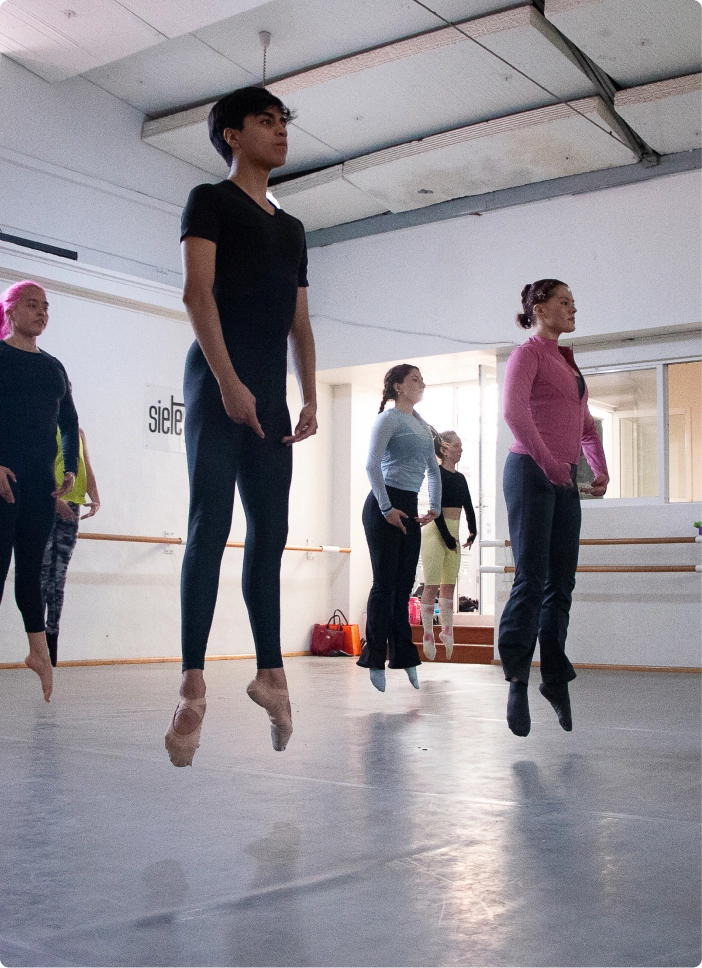 SIETEOCHOdance center 2